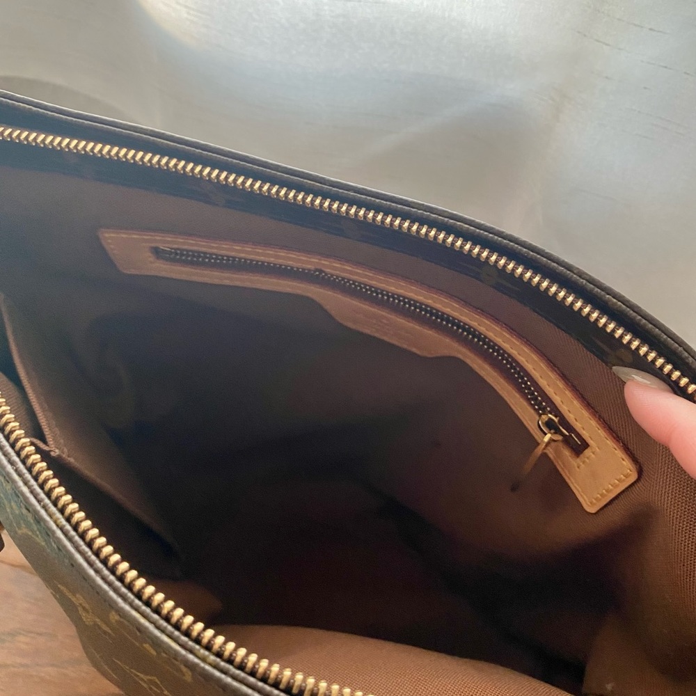 Louis Vuitton Handbag - Picture 5 of 7